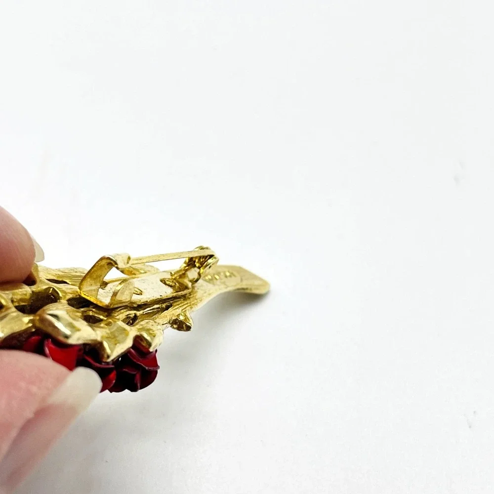 Signed DM97 Red Rhinestone Flower Brooch Pin Gold Tone Floral Bouquet Vintage